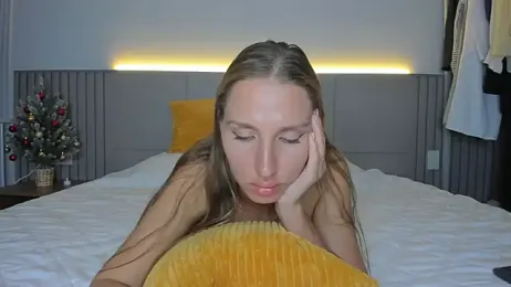 SofiClimbing webcam model stream image