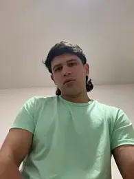 Mattsmiling444 webcam model stream image