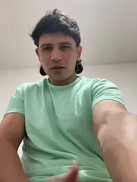 Mattsmiling444 webcam model stream image