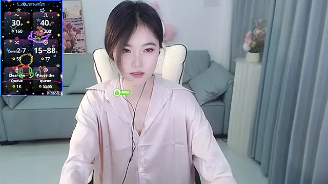 YiJin-a webcam model stream image