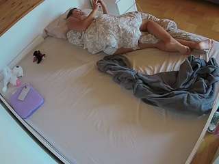 voyeurcam-julmodels-greybed-1 webcam model stream image