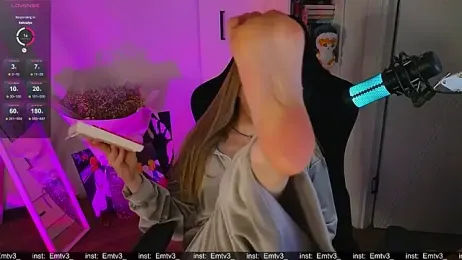 Emili1- webcam stripchat model stream image