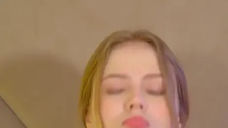 SelinSwarovski webcam stripchat model stream image