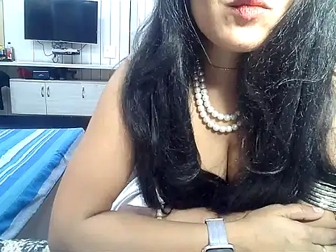 yourradhika webcam model stream image