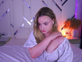 FloraGreys webcam model stream image