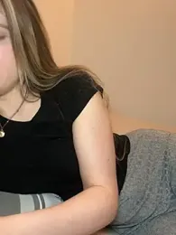 Holly-Glamour webcam model stream image