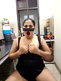 Heena-143 webcam model stream image
