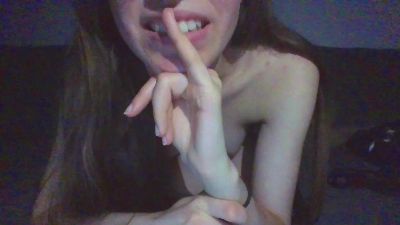 Nanahings webcam model stream image
