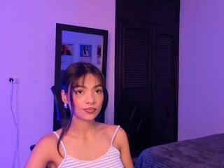 Mia Woolsey webcam model stream image