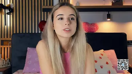 EllaMacAllen webcam model stream image