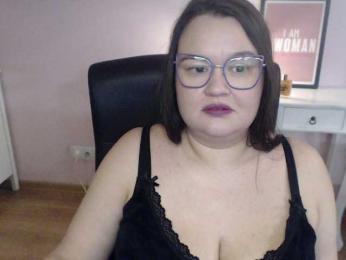 HollyDanceSoul webcam model stream image
