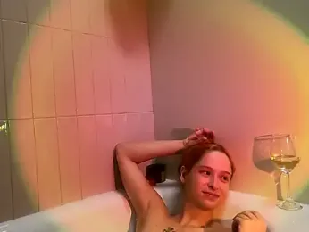 RedheadFairy webcam model stream image