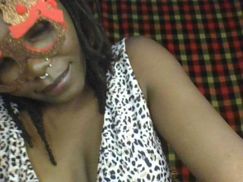 spicey webcam bongacams model stream image