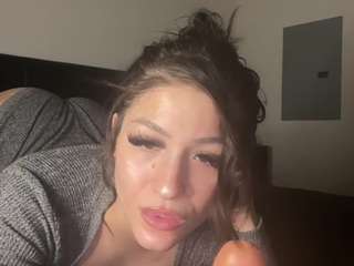 xokenziexo webcam model stream image
