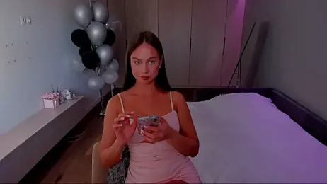 EmillyFiness webcam model stream image