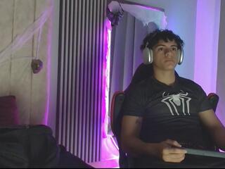 Mikey Banji webcam model stream image
