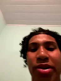 nvh18Aklzim webcam model stream image