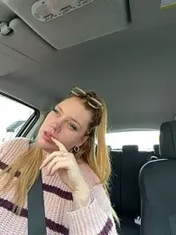 CurvyGirlMyla webcam stripchat model stream image