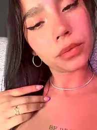 -Loren- webcam model stream image