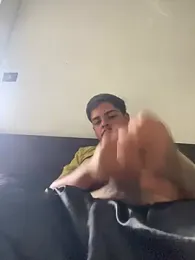 guimvx webcam stripchat model stream image