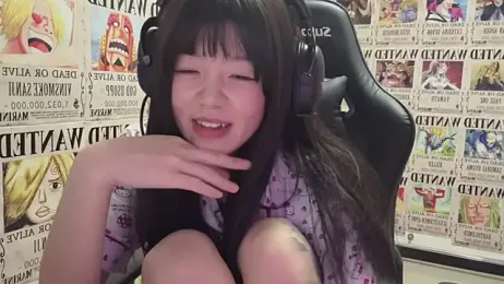 SNAKEgirlQAQ webcam stripchat model stream image