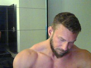 Kevin Muscle webcam model stream image