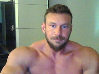 Kevin Muscle webcam model stream image