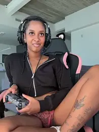 Your_Paris webcam model stream image