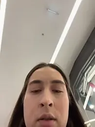 Holly_Play webcam model stream image