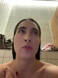 Holly_Play webcam model stream image