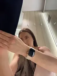 Holly_Play webcam model stream image