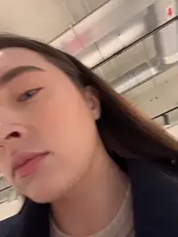 Holly_Play webcam model stream image