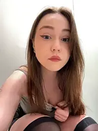 Peachy_Dream webcam model stream image