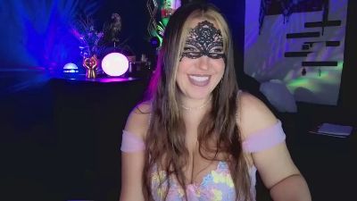_PetiteLutine_ webcam model stream image