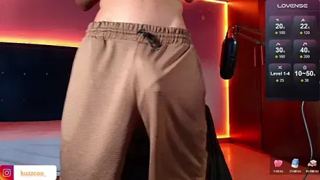 kuzzcoo webcam stripchat model stream image