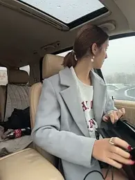 DollyTall webcam model stream image