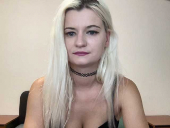 OnikaLove webcam model stream image