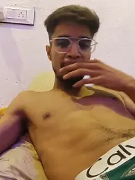 kaushikhotty webcam stripchat model stream image