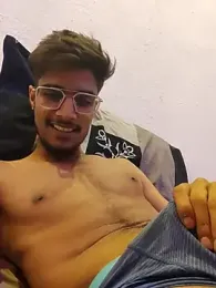 kaushikhotty webcam stripchat model stream image