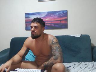 Tiberius Hunk webcam model stream image