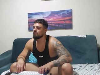 Tiberius Hunk webcam model stream image