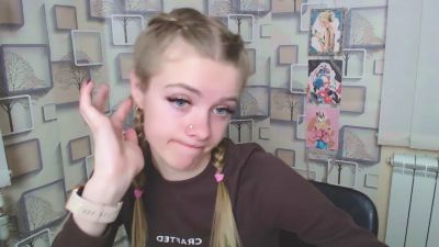 AmaliaLaus_ webcam model stream image