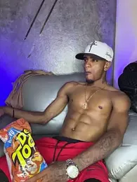 AaronCruz_ webcam stripchat model stream image