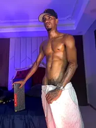 AaronCruz_ webcam stripchat model stream image