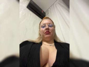 RobinLili webcam model stream image