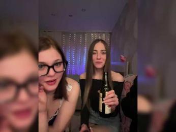 SweetPussies_andDick webcam model stream image