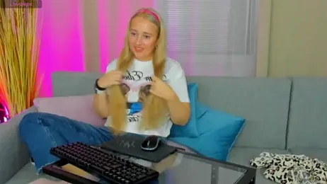 AuroraSkyee webcam model stream image