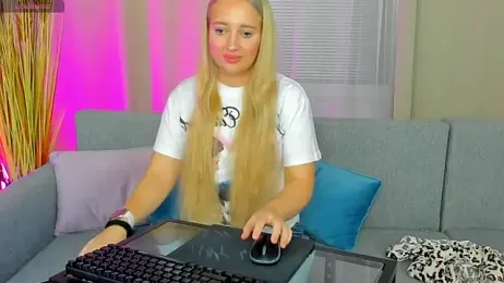 AuroraSkyee webcam stripchat model stream image