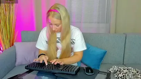 AuroraSkyee webcam model stream image