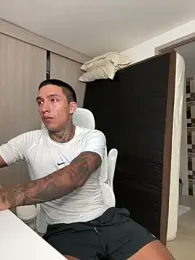 sendfer webcam stripchat model stream image